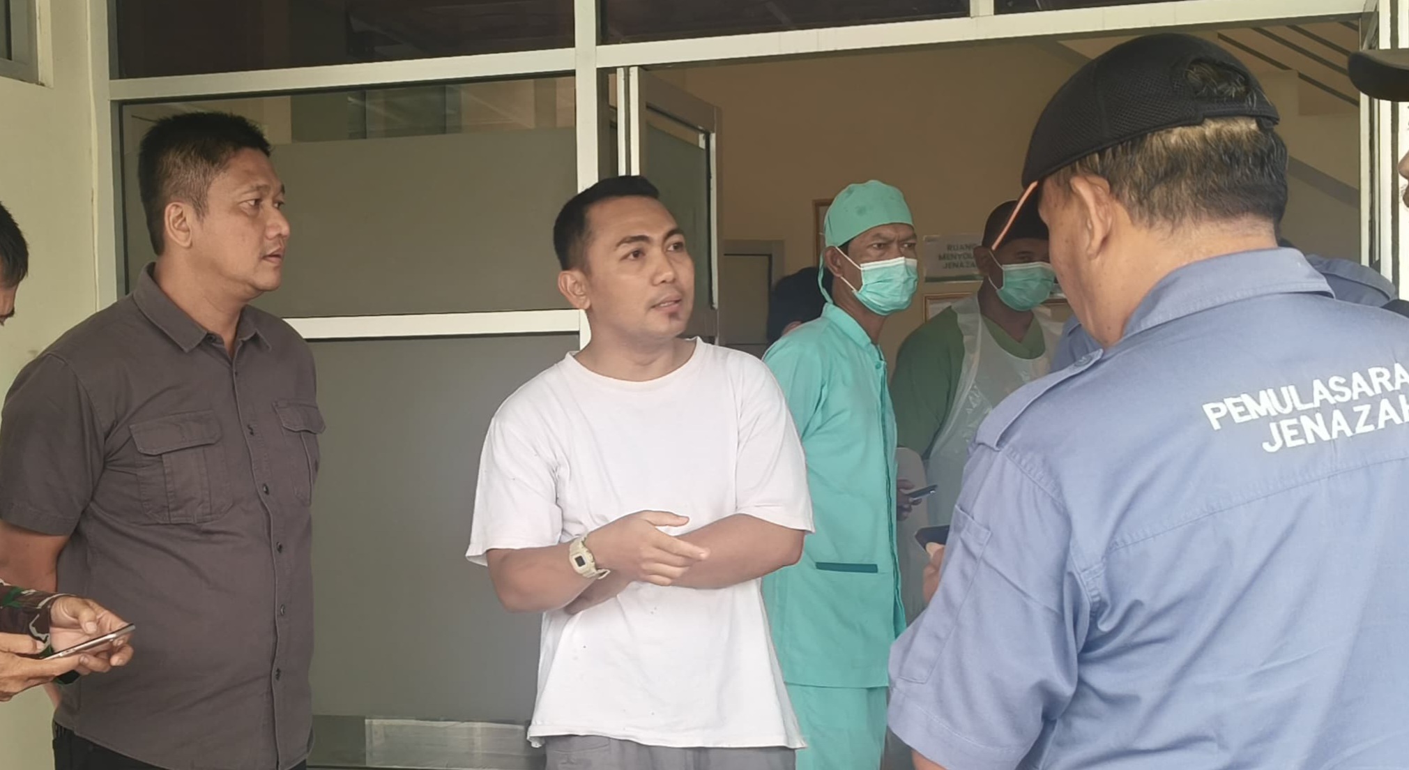 Wakil Ketua DPRD Karawang Jenguk Warga Rengasdengklok Korban Kecelakaan di RS Majalengka