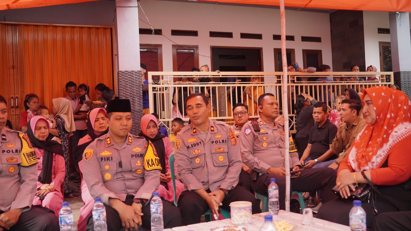 Kapolres Karawang Sambangi Keluarga Korban Laka Maut Majalengka Sekaligus Berikan Pesan Keamanan Berkendara