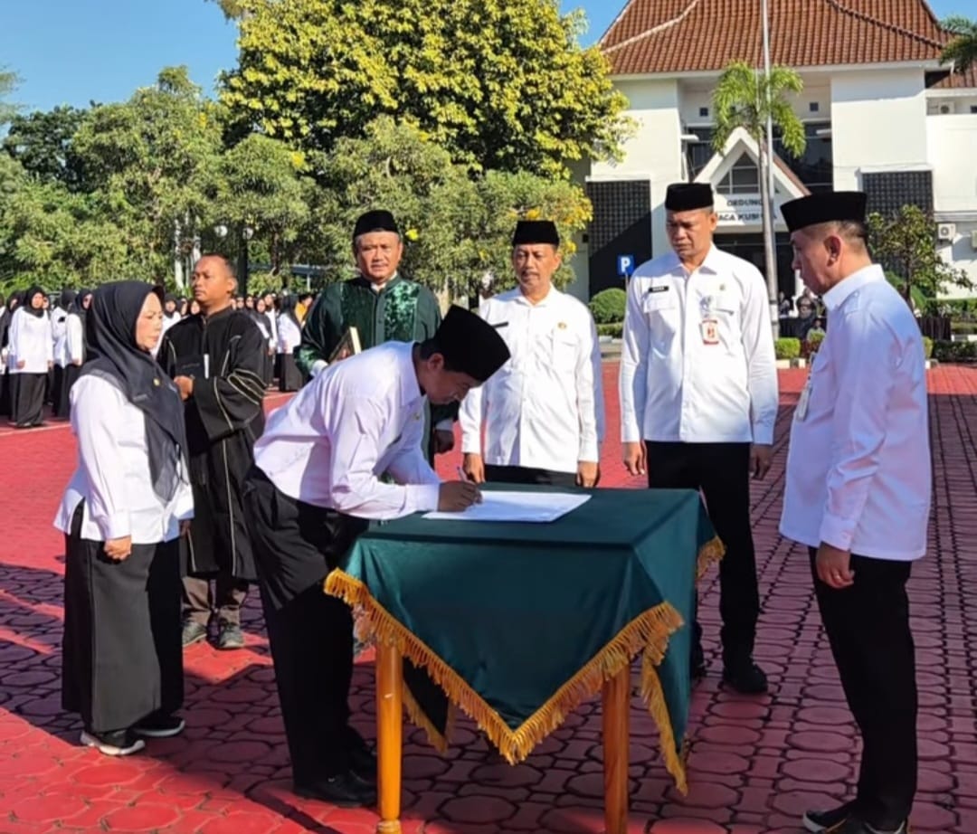Lantik 199 Kepsek, Aep Tegas Tidak  Ada Pungli dan Mainkan Dana BOS di Karawang