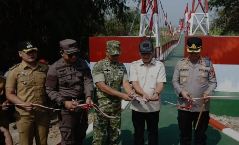 Dandim 0604 Bersama Bupati Karawang Resmikan Jembatan Perintis Garuda